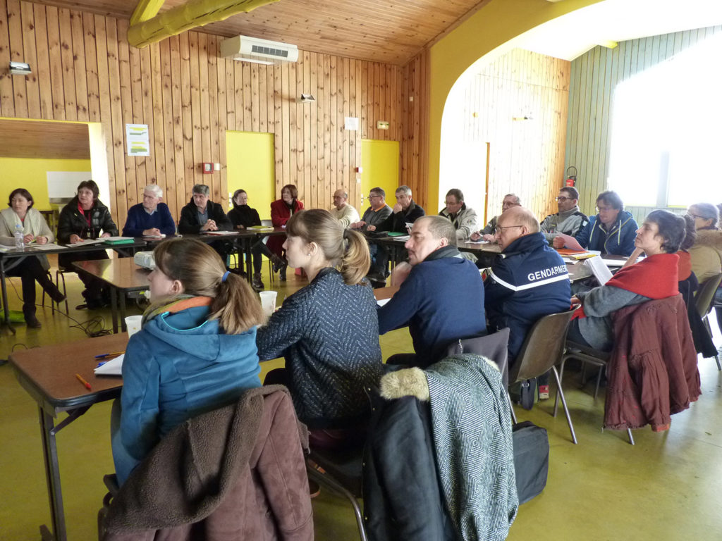 Acteurs de la réserve naturelle lors d'une réunion